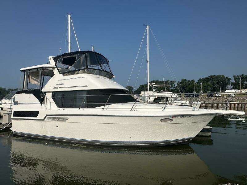 35ft Carver Yacht For Sale