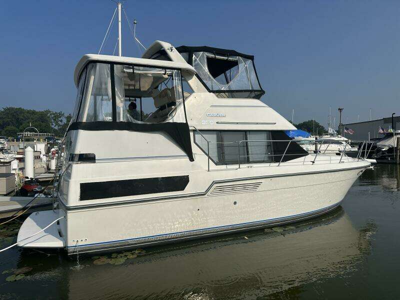 35ft Carver Yacht For Sale