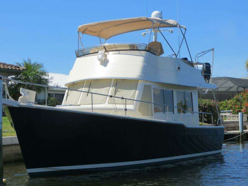 Sapphire 34ft Mainship Yacht For Sale