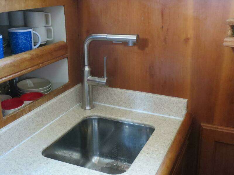 Sapphire 34ft Mainship Yacht For Sale