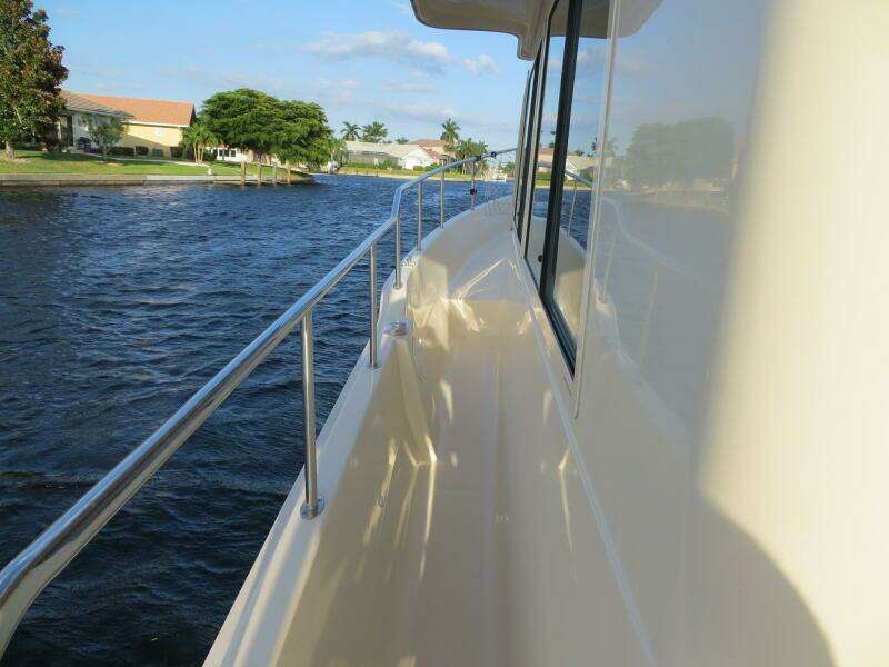 Sapphire 34ft Mainship Yacht For Sale