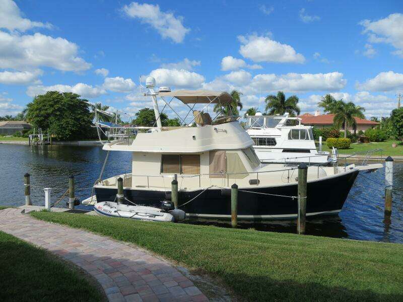 Sapphire 34ft Mainship Yacht For Sale