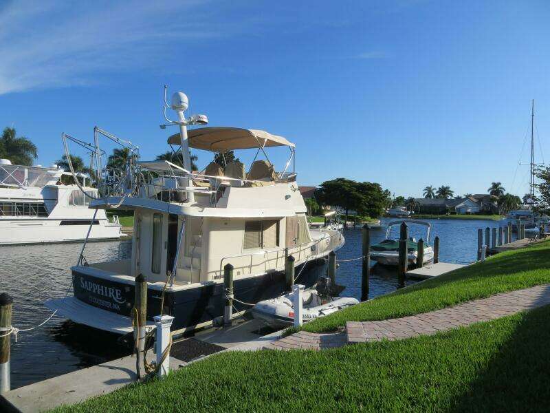 Sapphire 34ft Mainship Yacht For Sale