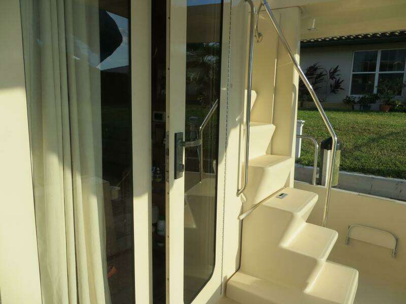 Sapphire 34ft Mainship Yacht For Sale