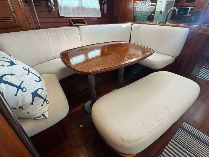 Sanctuary 46ft Beneteau Yacht For Sale