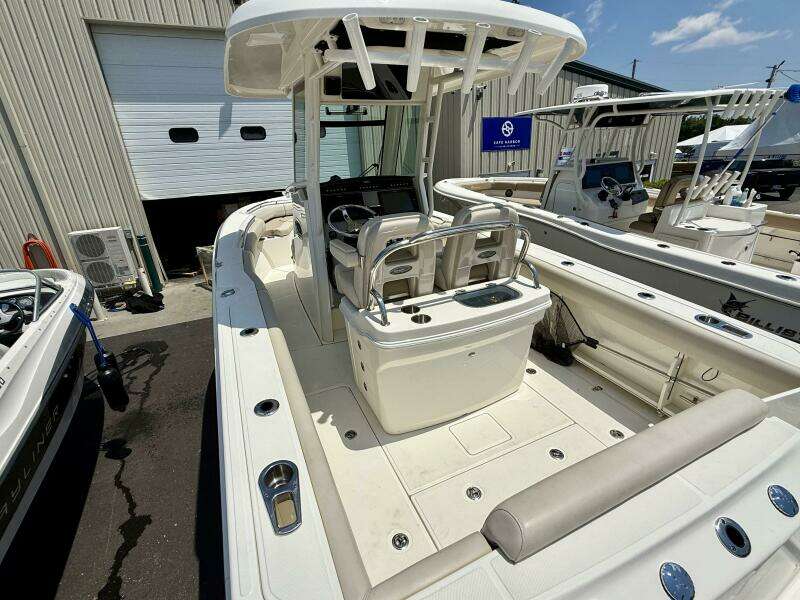 25ft Boston Whaler Yacht For Sale