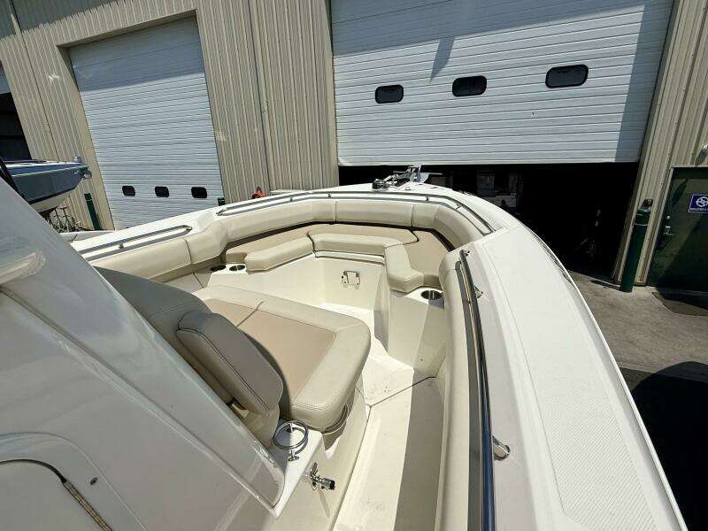 25ft Boston Whaler Yacht For Sale