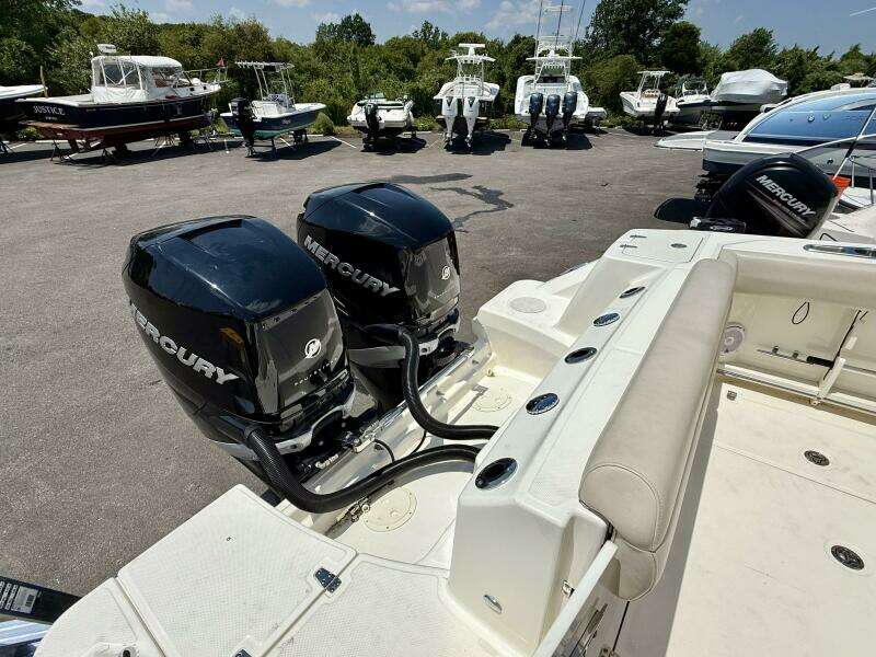25ft Boston Whaler Yacht For Sale