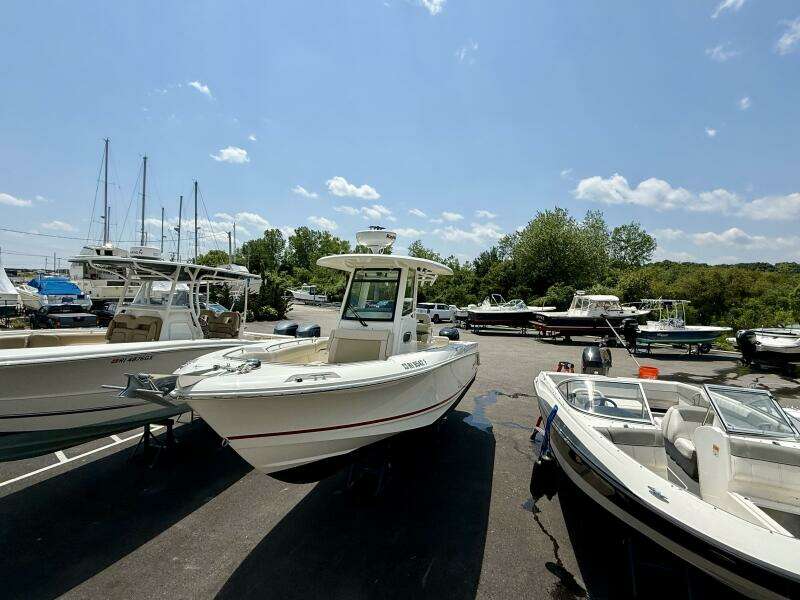 25ft Boston Whaler Yacht For Sale