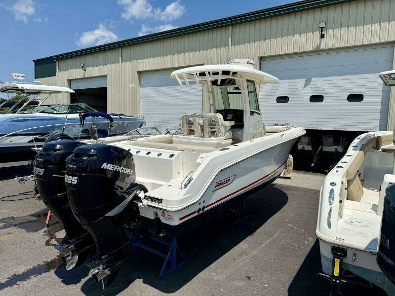 25ft Boston Whaler Yacht For Sale