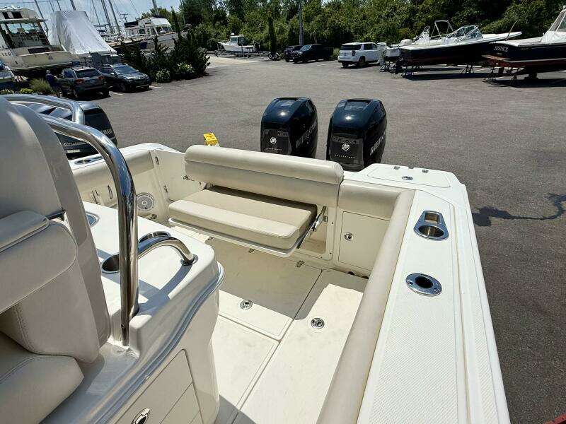 25ft Boston Whaler Yacht For Sale