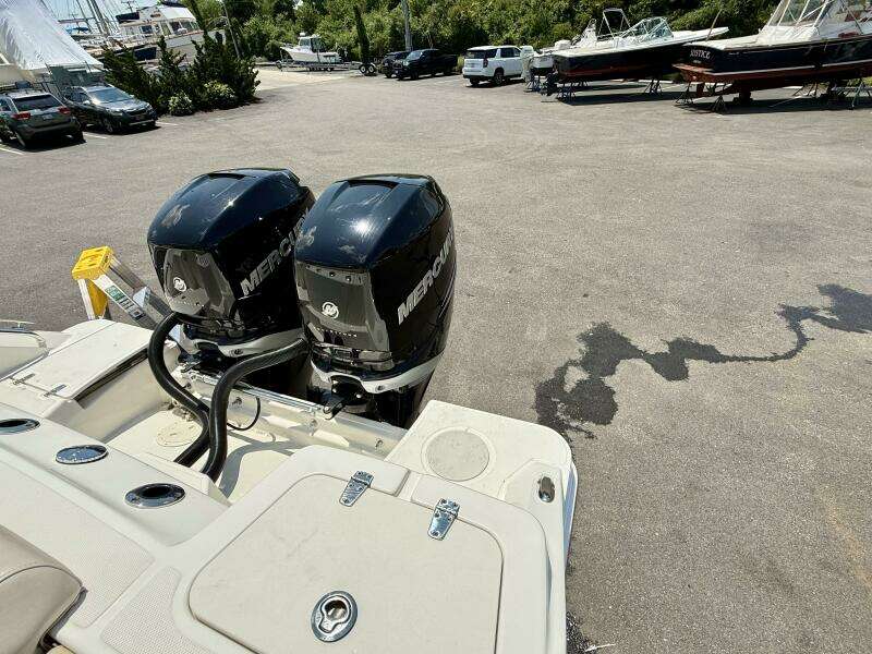 25ft Boston Whaler Yacht For Sale