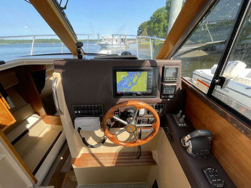 28ft Cutwater Yacht For Sale