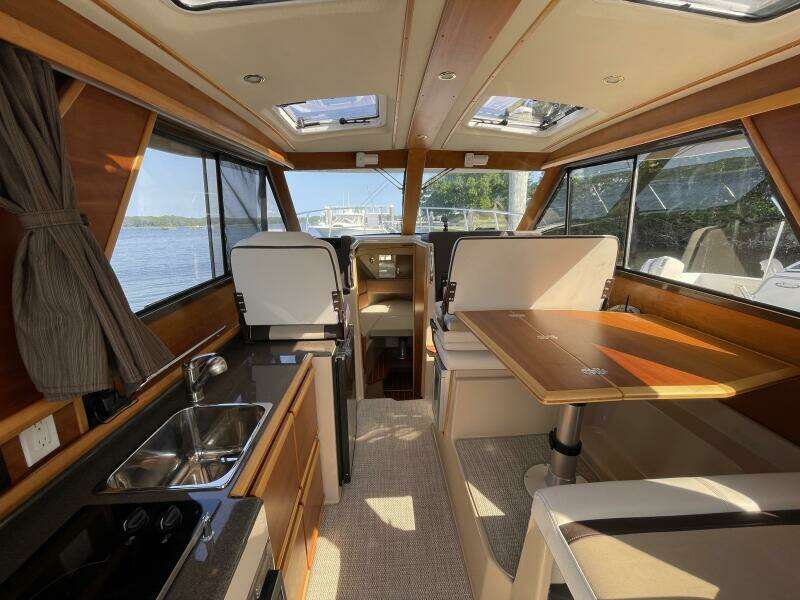 28ft Cutwater Yacht For Sale