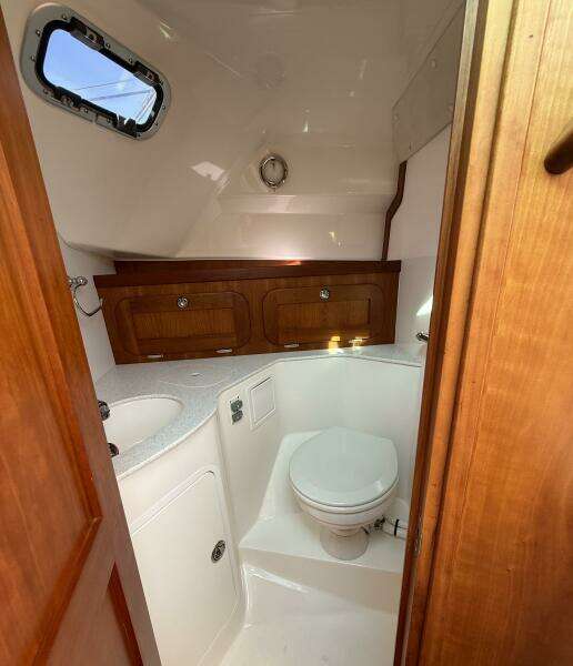 Summer Salt  29ft Hunt Yachts Yacht For Sale