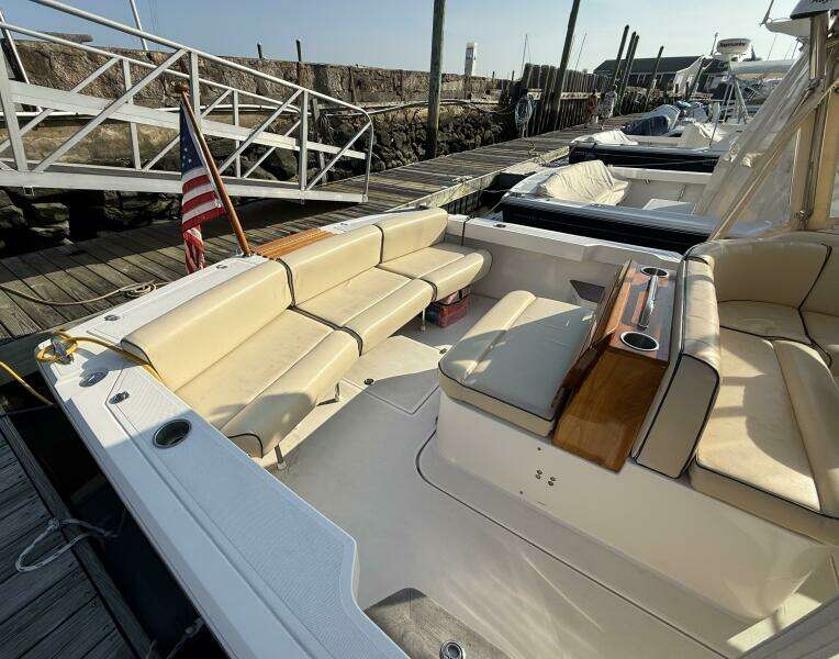 Summer Salt  29ft Hunt Yachts Yacht For Sale