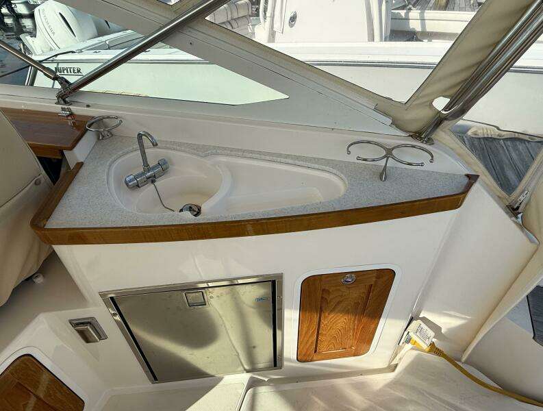 Summer Salt  29ft Hunt Yachts Yacht For Sale