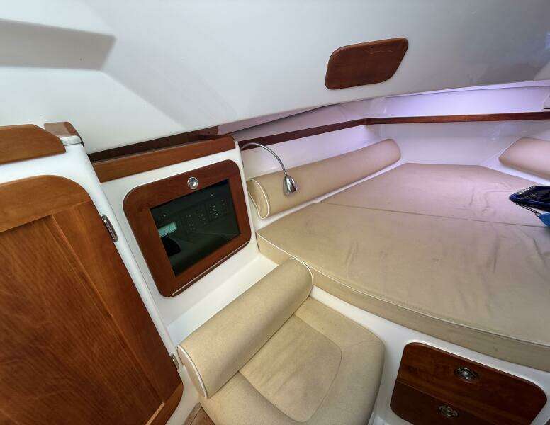Summer Salt  29ft Hunt Yachts Yacht For Sale