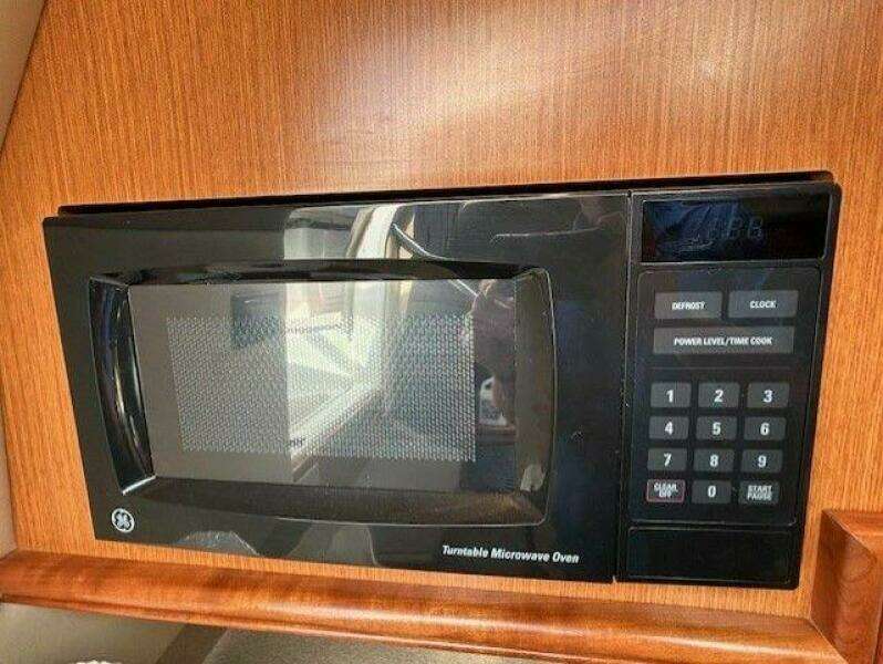 34ft Cruisers Yachts Yacht For Sale