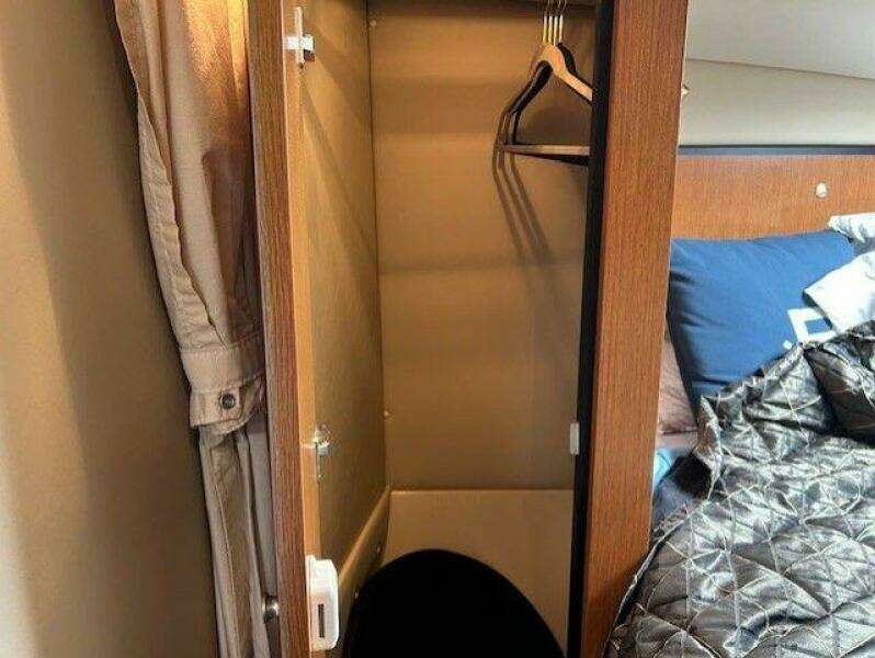 34ft Cruisers Yachts Yacht For Sale