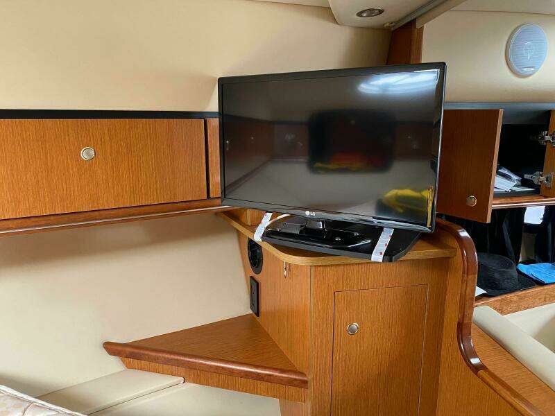 34ft Cruisers Yachts Yacht For Sale