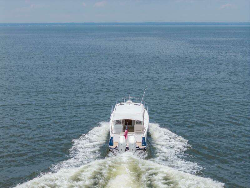 35ft MJM Yacht For Sale