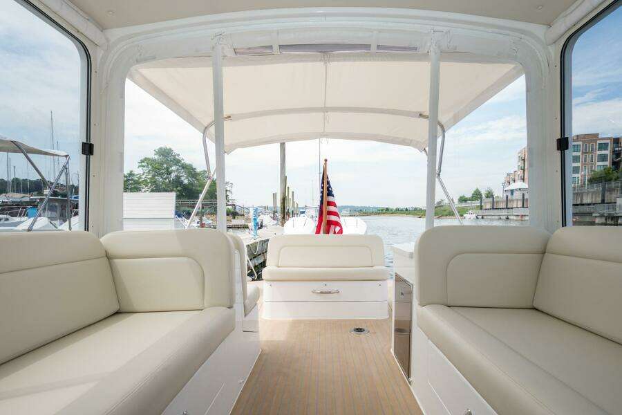 35ft MJM Yacht For Sale