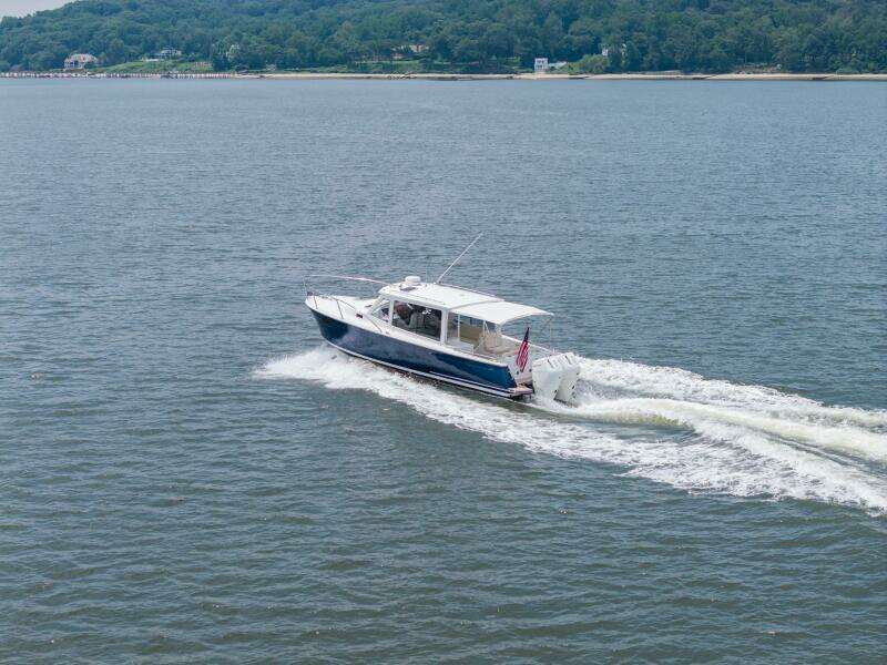 35ft MJM Yacht For Sale