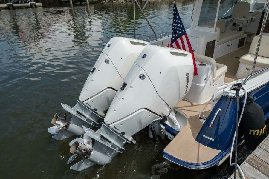 35ft MJM Yacht For Sale