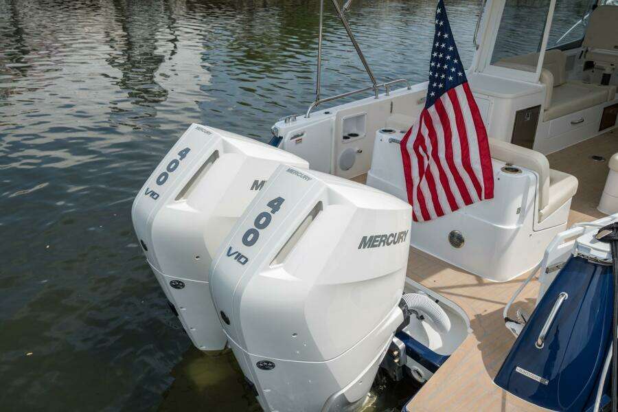 35ft MJM Yacht For Sale