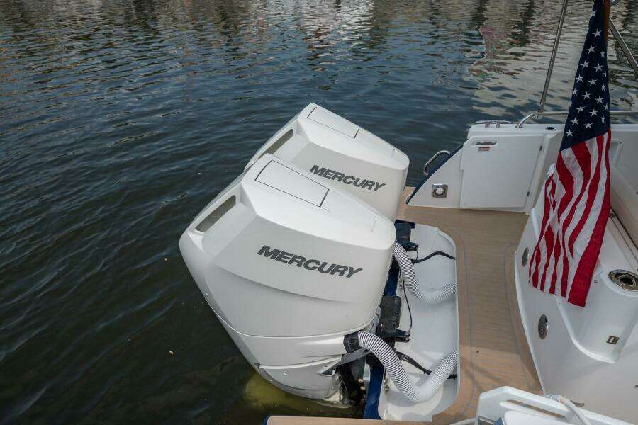 35ft MJM Yacht For Sale
