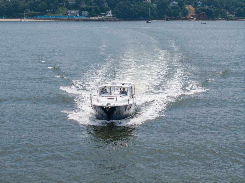 35ft MJM Yacht For Sale