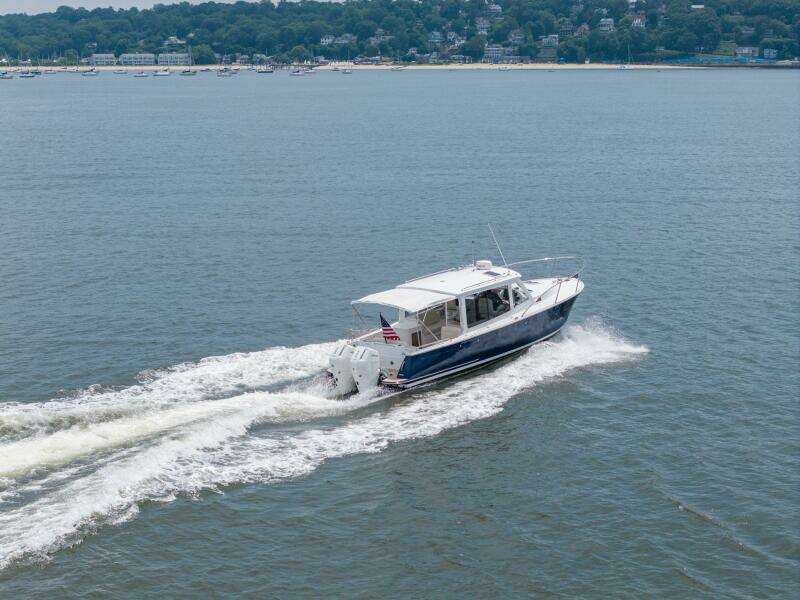 35ft MJM Yacht For Sale