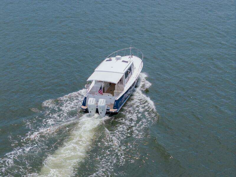 35ft MJM Yacht For Sale