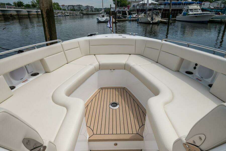 35ft MJM Yacht For Sale