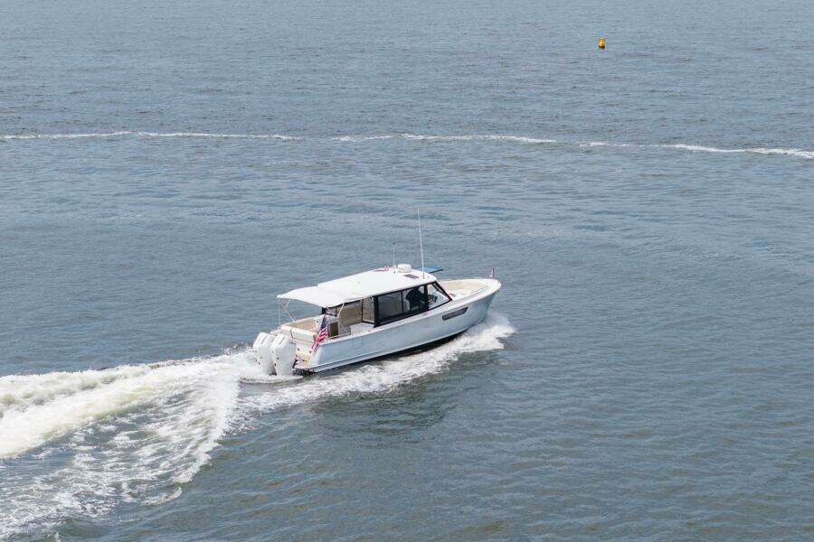 35ft MJM Yacht For Sale