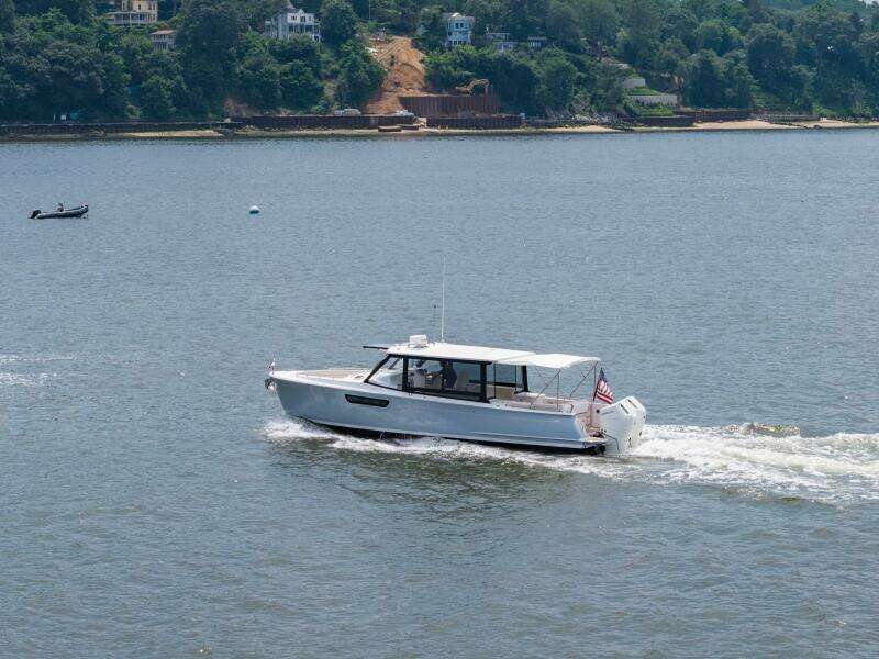 35ft MJM Yacht For Sale