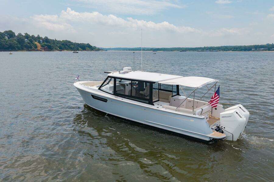 35ft MJM Yacht For Sale