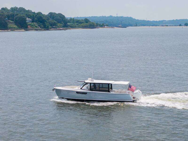 35ft MJM Yacht For Sale
