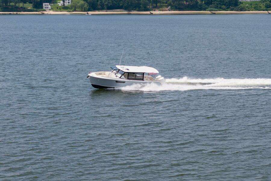 35ft MJM Yacht For Sale