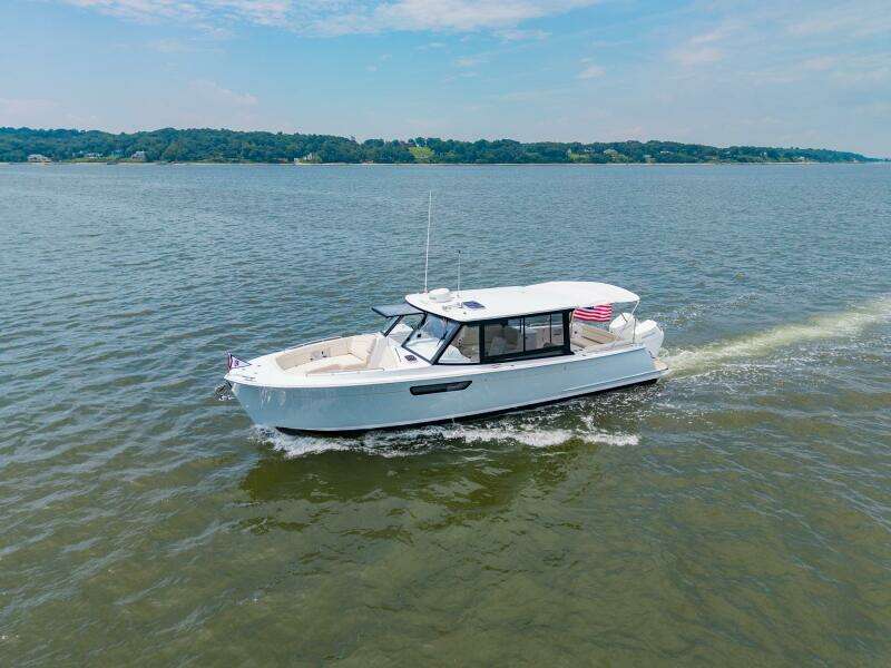 35ft MJM Yacht For Sale