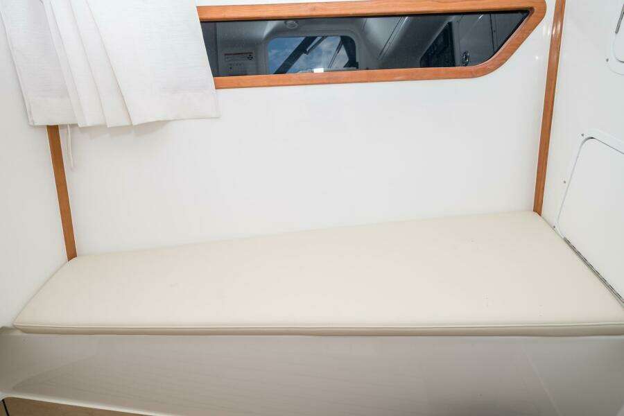 35ft MJM Yacht For Sale