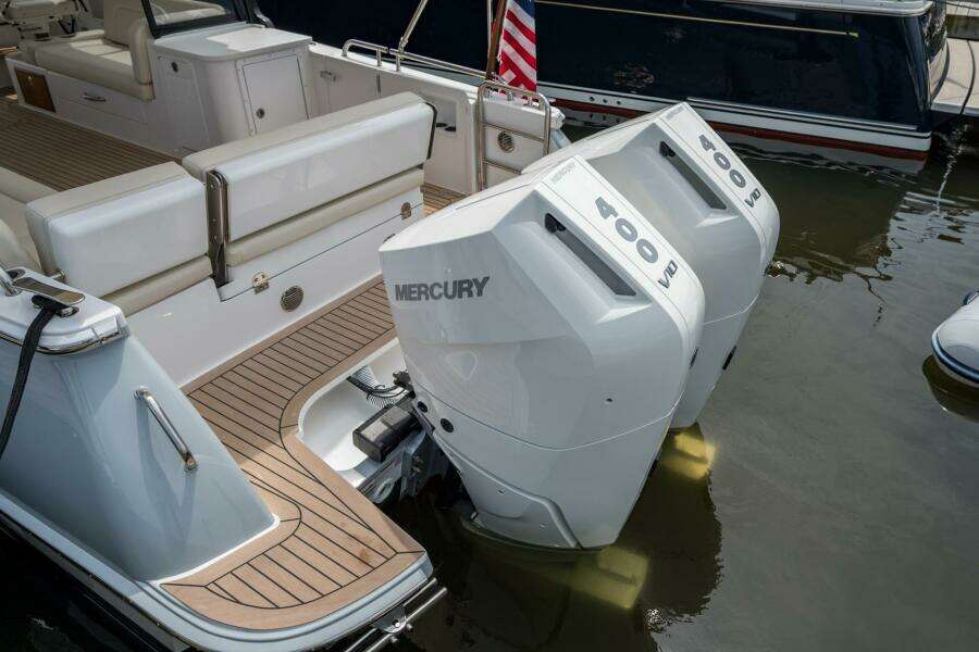 35ft MJM Yacht For Sale