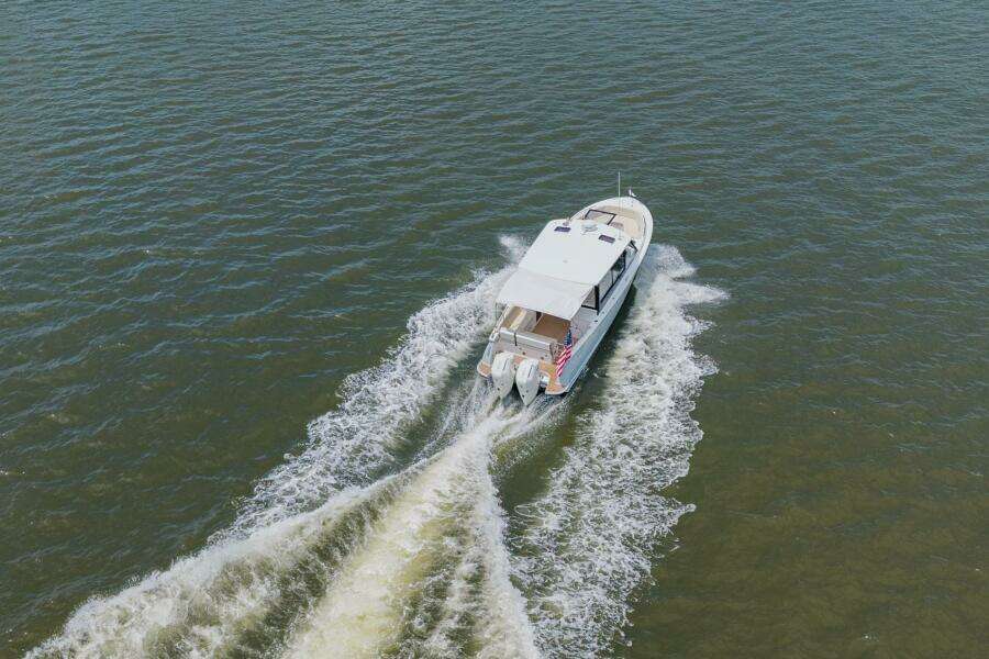 35ft MJM Yacht For Sale