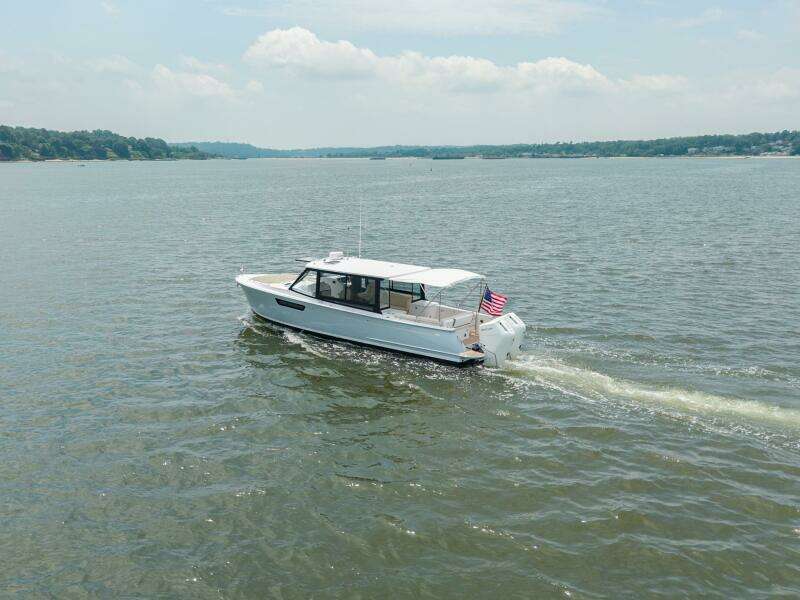 35ft MJM Yacht For Sale
