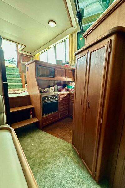 38ft Carver Yacht For Sale