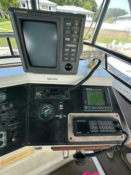 38ft Carver Yacht For Sale