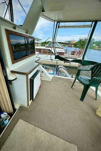 38ft Carver Yacht For Sale