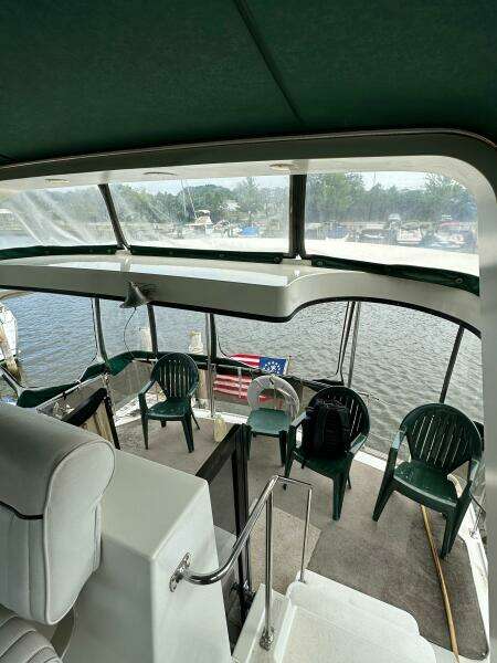 38ft Carver Yacht For Sale