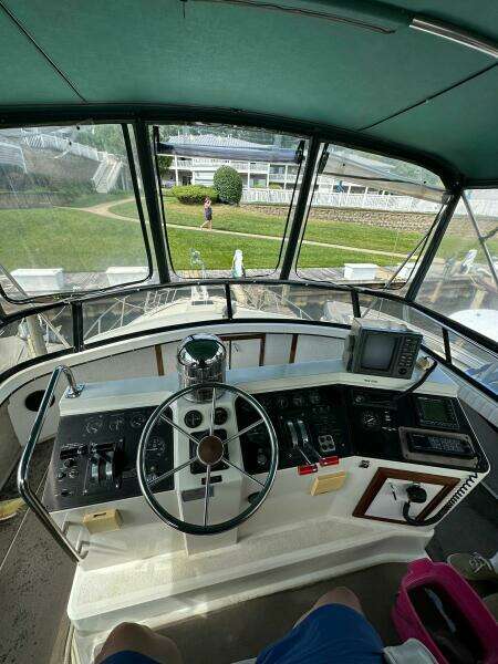 38ft Carver Yacht For Sale